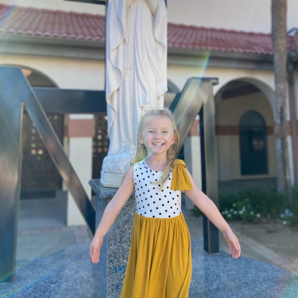 Meet your Posher, Amber - Picture 2 of 4